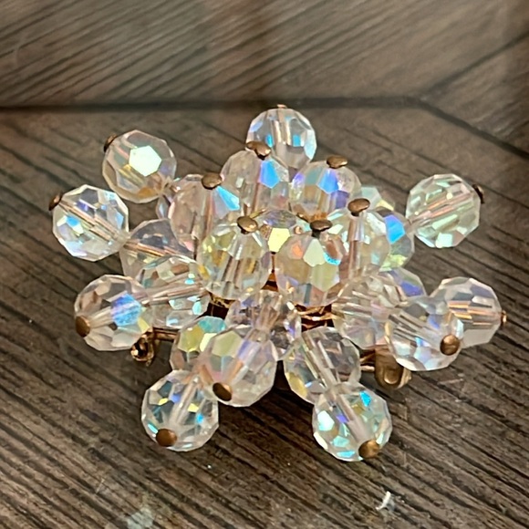 Vintage Aurora Borealis Crystal Bead Cluster Rhinestone Brooch Pin - Picture 3 of 15